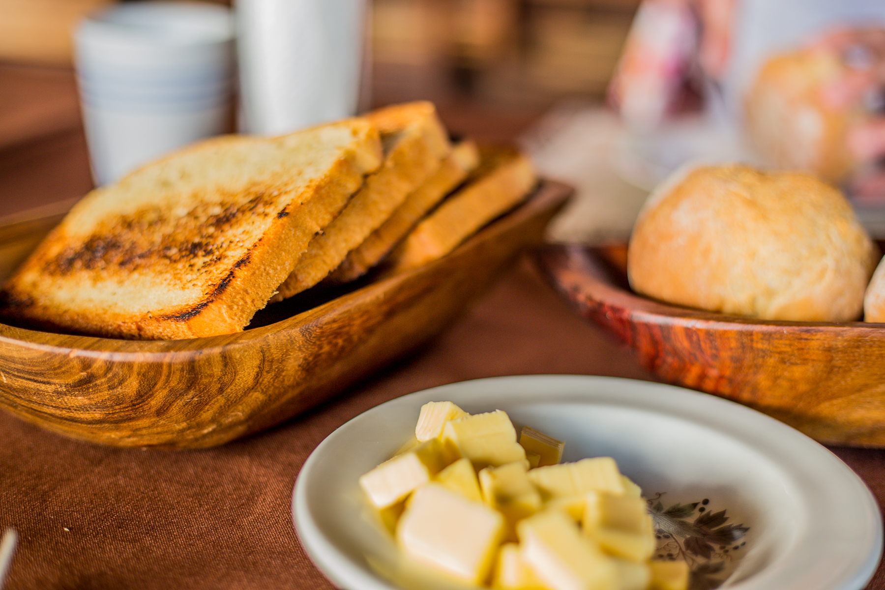 breakfast at epupa falls lodge