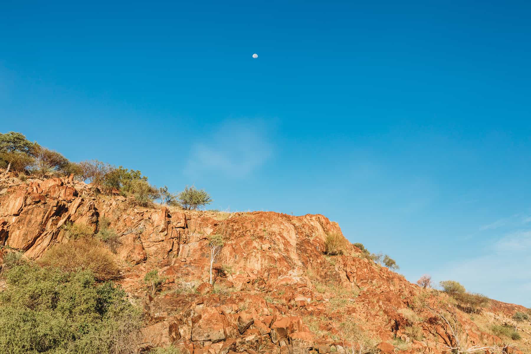 epupa falls walks along kunene river
