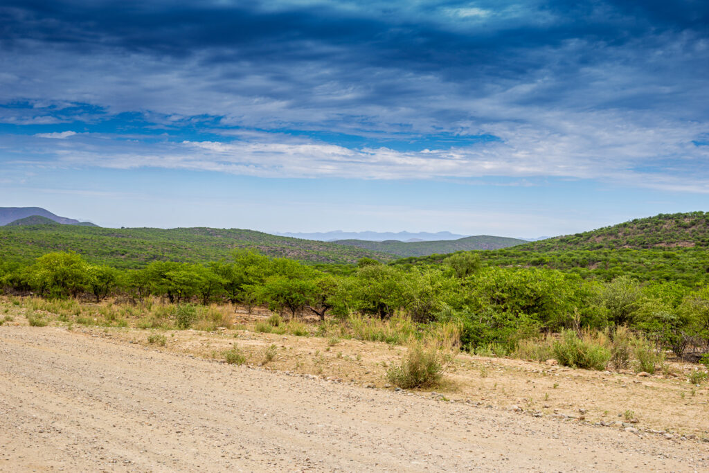 road between epupa and opuwo