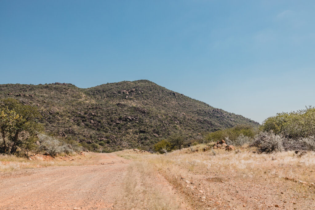 road between epupa and opuwo